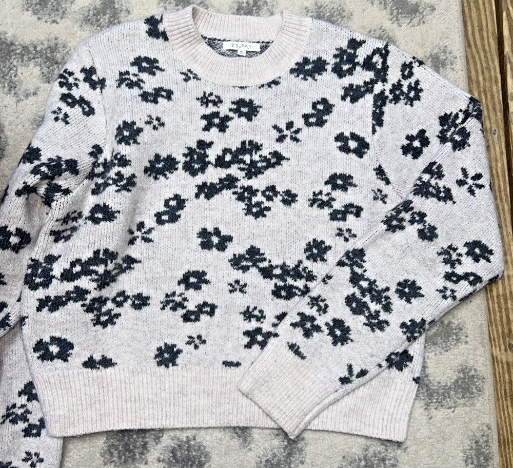 Z Supply Women’s chunky Boxy Sweater Beige Black Floral Cropped EUC sz XL
